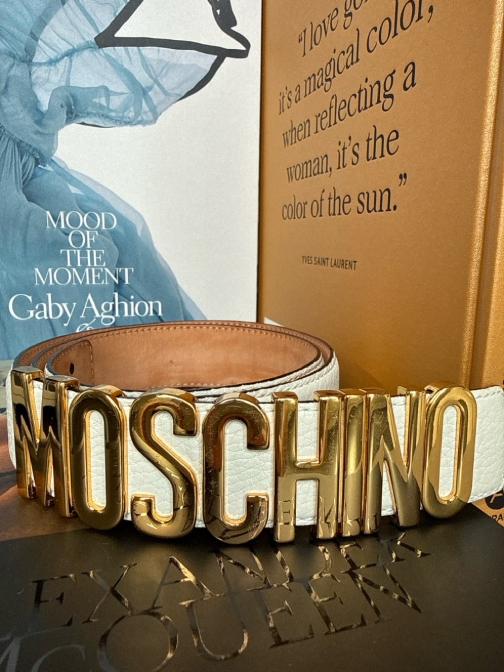 Moschino White Leather Belt Gold Logo Size 42 Statement Buckle